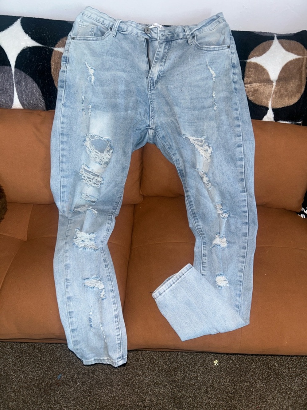 Women’s Light Wash Distressed Skinny Jeans